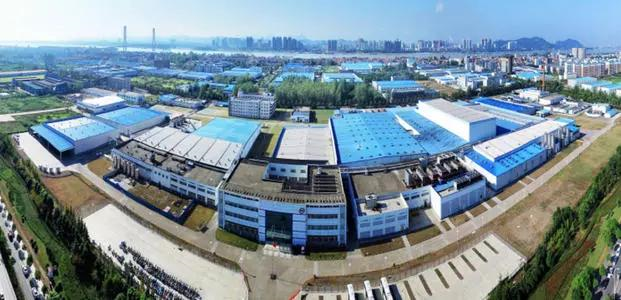 全球首臺5G智能新能源汽車在湖北黃岡成功下線，開啟智慧出行新紀元